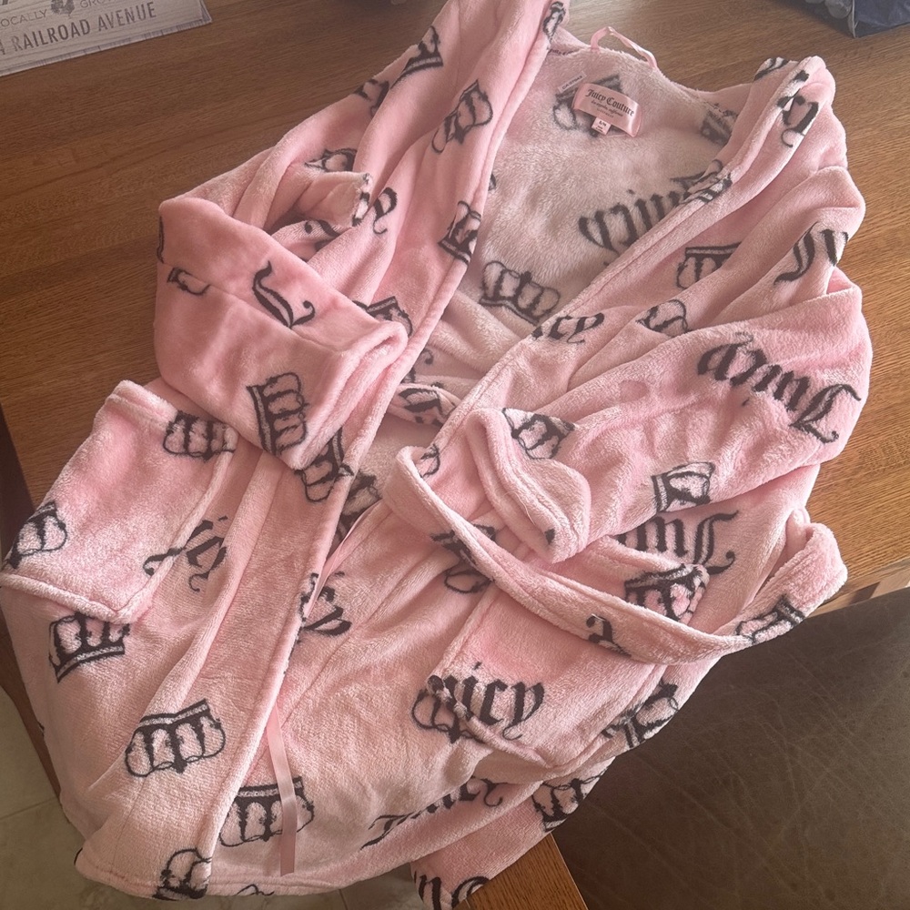 Juicy Couture Pink Robe with Black Logo